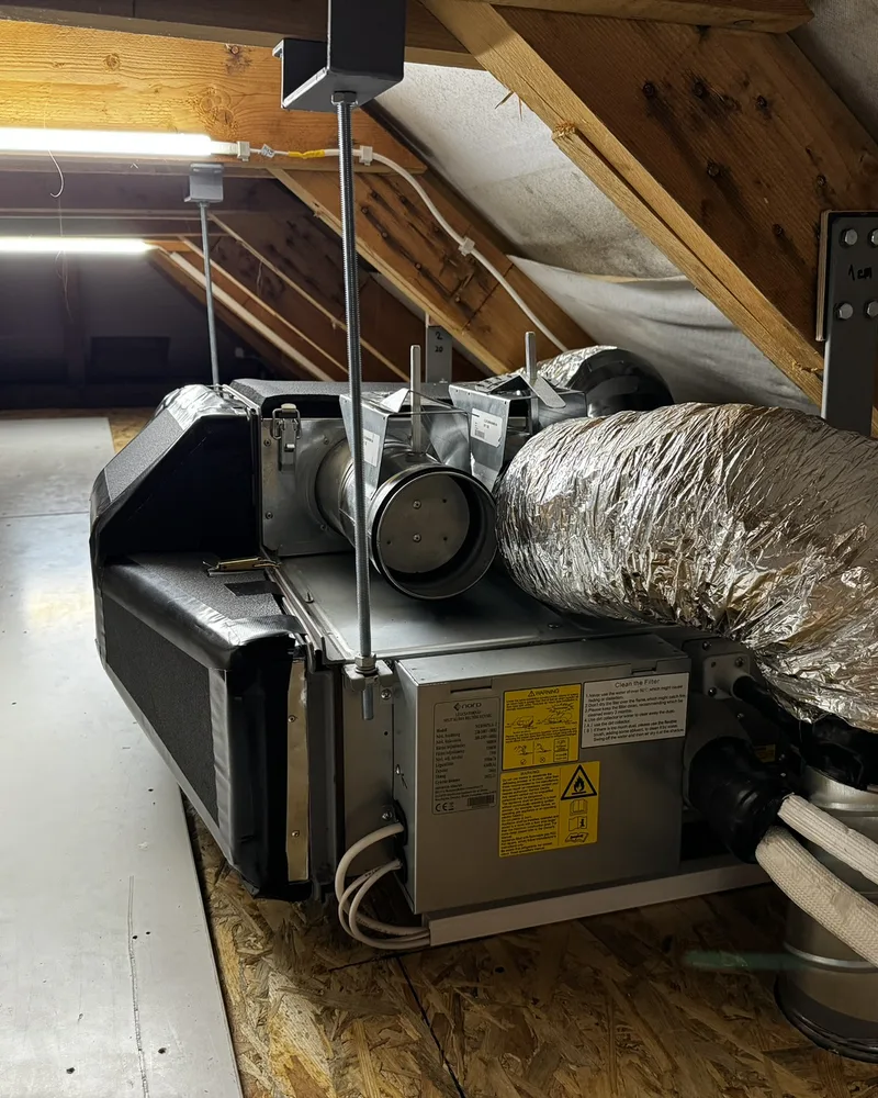 Légcsatornás klíma rendszer padlástérben